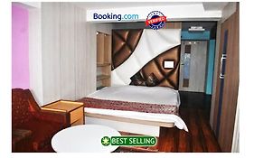 Grg Broadway Mall Road Darjeeling By Royal Collection Hotel