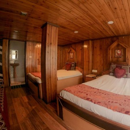 Grg Broadway Mall Road Darjeeling By Royal Collection Hotel Exterior photo